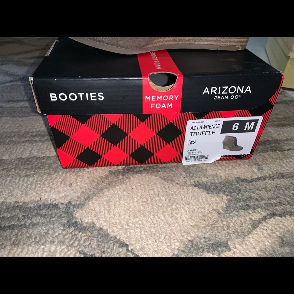 Booties - Picture 4 of 4